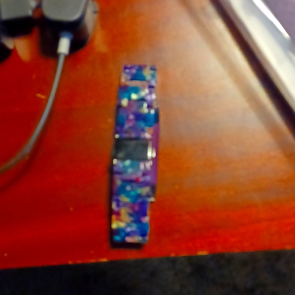 Like new Fitbit only worn a few times as in like three or four maybe - Picture 3 of 4